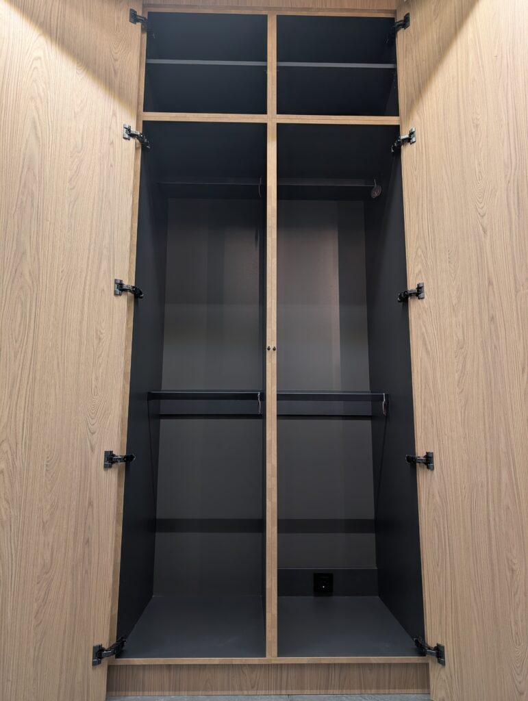 PXL_20260114_192120693